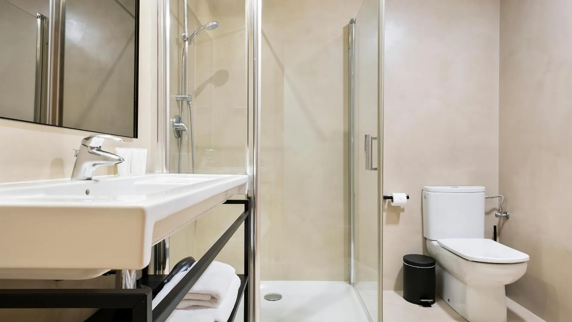 Vale Suites Барселона 0*,